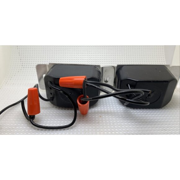 Hybrenetics, Inc.  2 Wall Dimmer Switches For Incandescent 120V AC 600 W Max - Picture 2 of 6